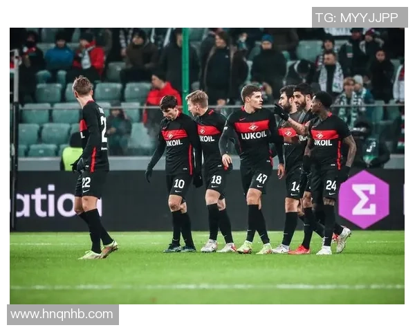 足球明星偶像名字背后的传奇故事与他对球迷的深远影响 足球明星偶像名字背后的传奇故事与他对球迷的深远影响