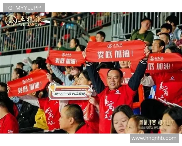 足球球星暖心举动亲手送糖传递爱与温情点燃球迷激情 足球球星暖心举动亲手送糖传递爱与温情点燃球迷激情